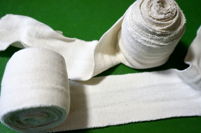 雨と銃弾の屈辱を超えて